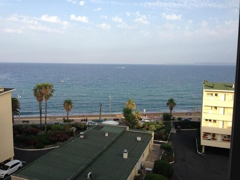 Beach/ocean view