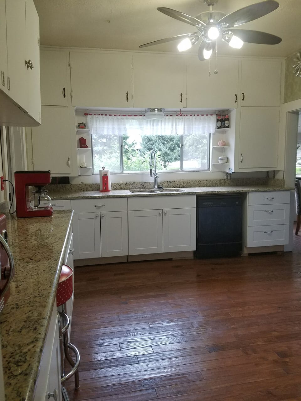 Large kitchen area, main floor