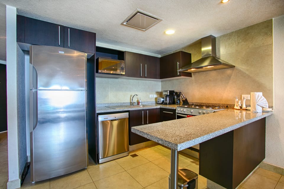 Fully-equipped kitchen