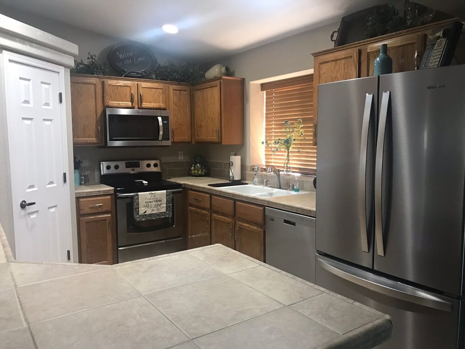 Kitchen - Fully stocked - Just bring your food!