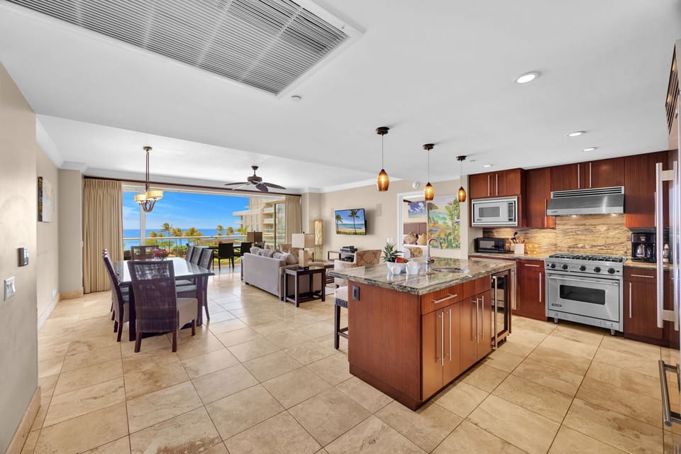 All the space you need, including a gourmet kitchen with island seating—perfect for pancakes or pupus