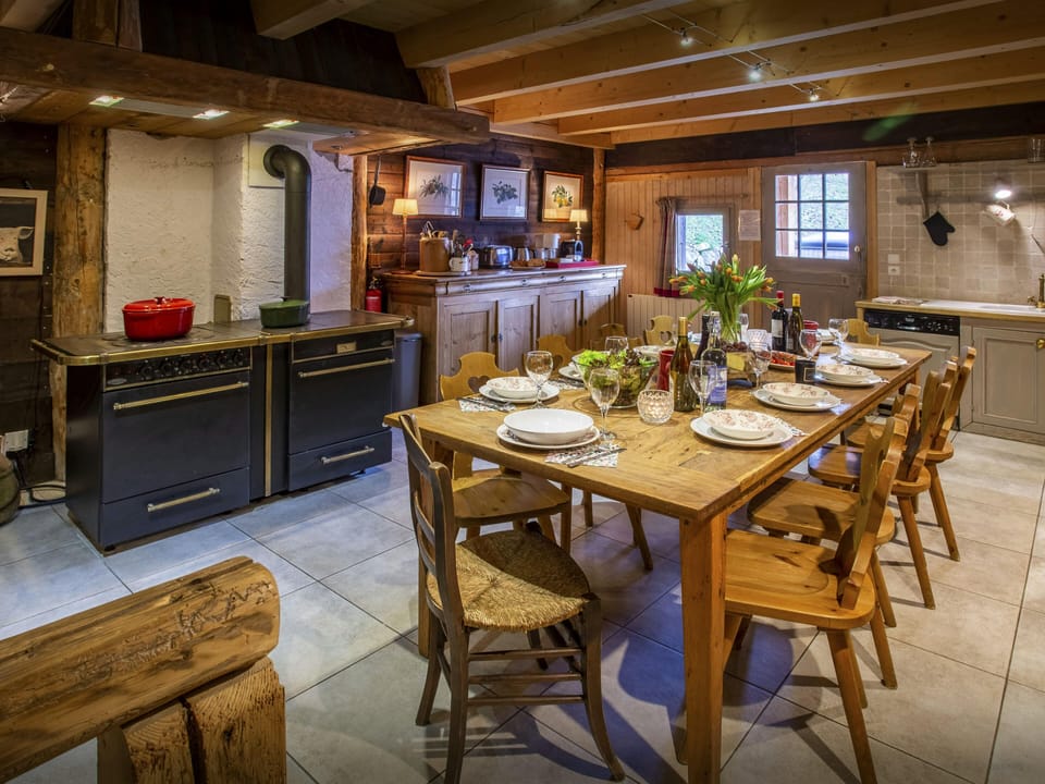 Dining/kitchen