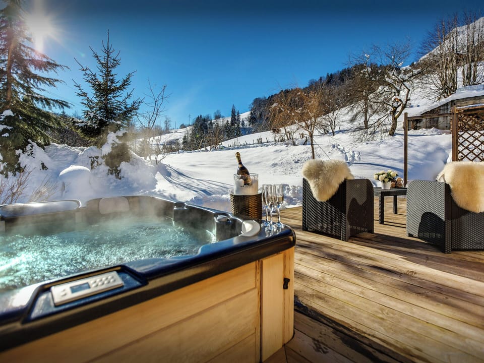 Hot tub