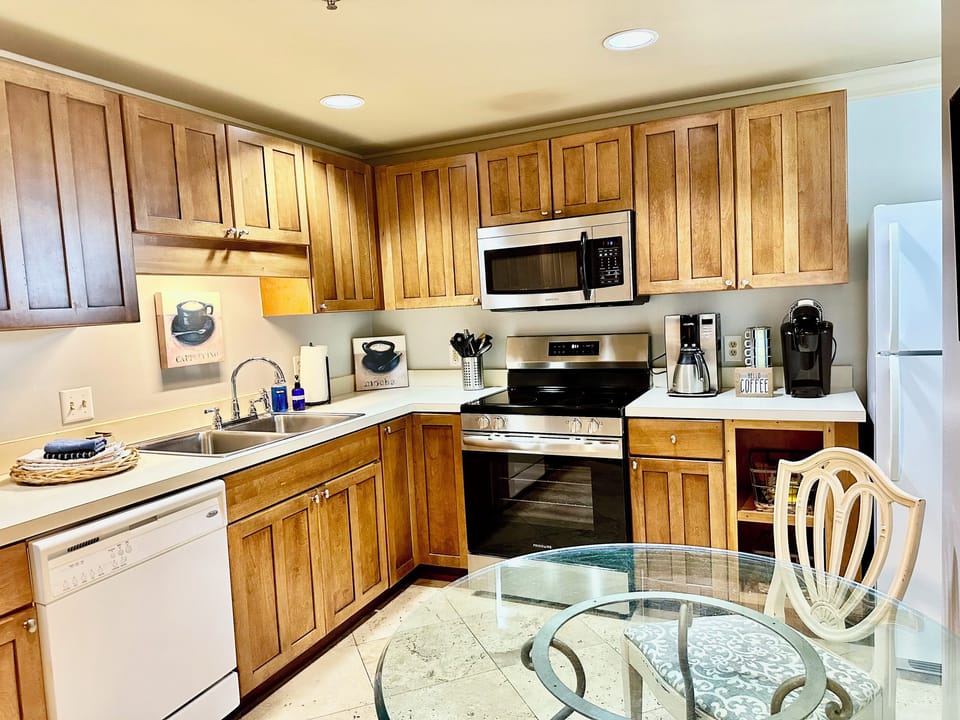 Lots of storage in this kitchen, including a pantry!