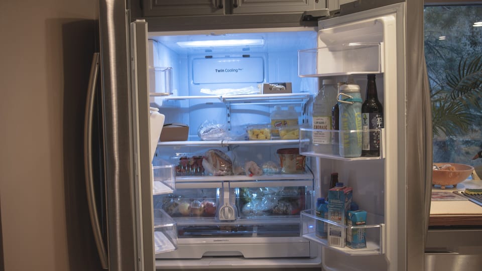 What's in the NEW frig? Quick chiller available for some wine or beer?