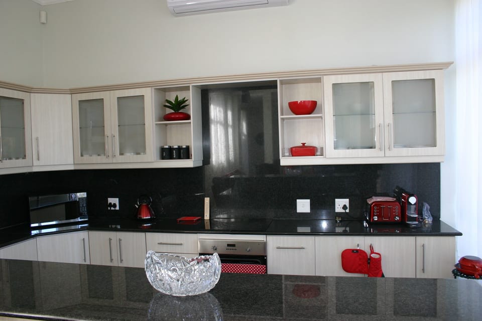 STYLISH MODERN KITCHEN