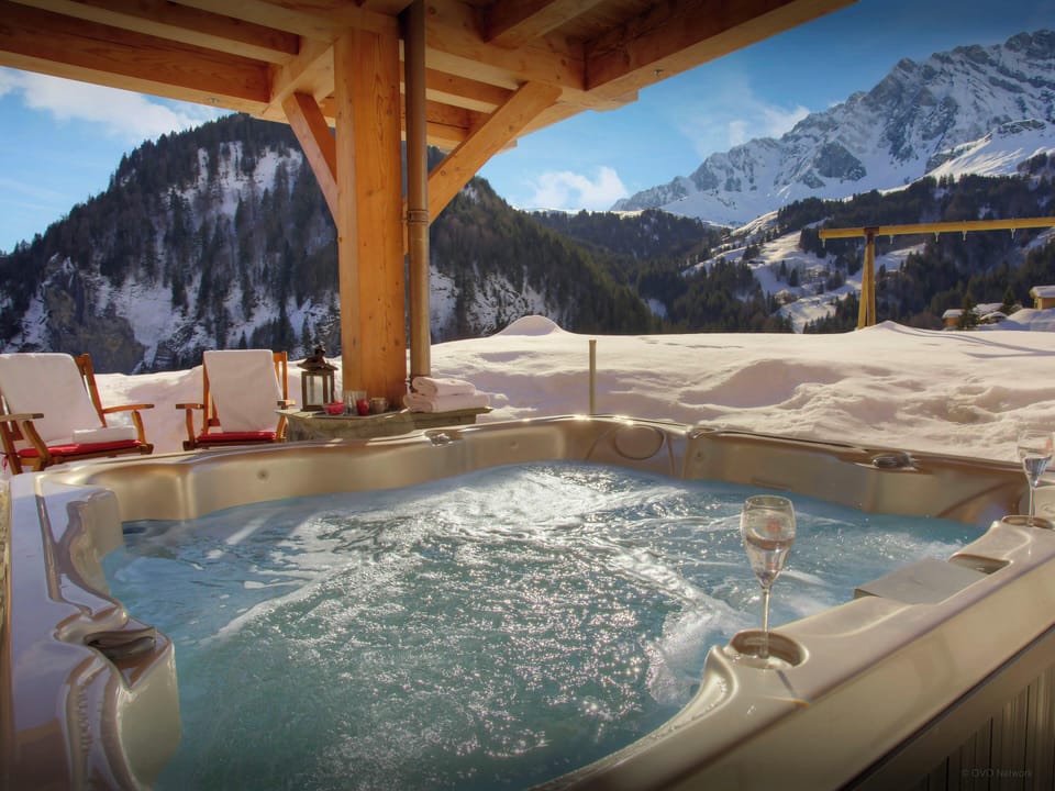 Hot tub