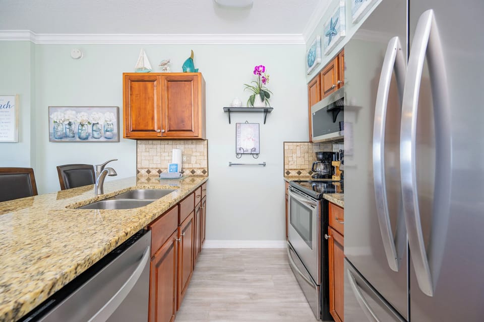 Royal Palms 1404-16