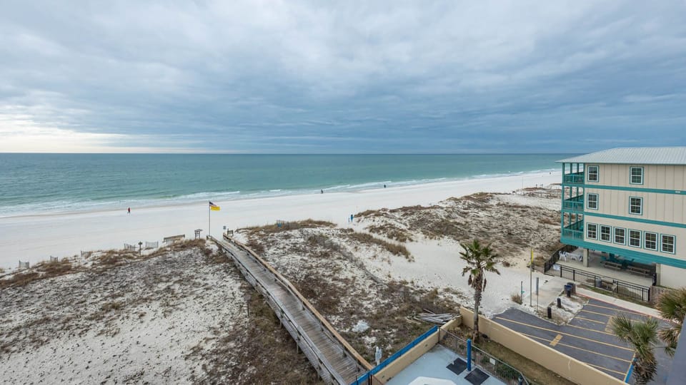 Experience stunning views from your beachfront balcony overlooking the Gulf Shores beaches