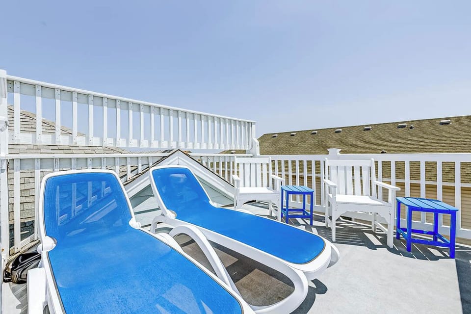 Rooftop Deck with Seating