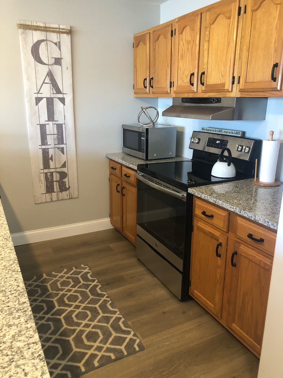 Kitchen including new stove!