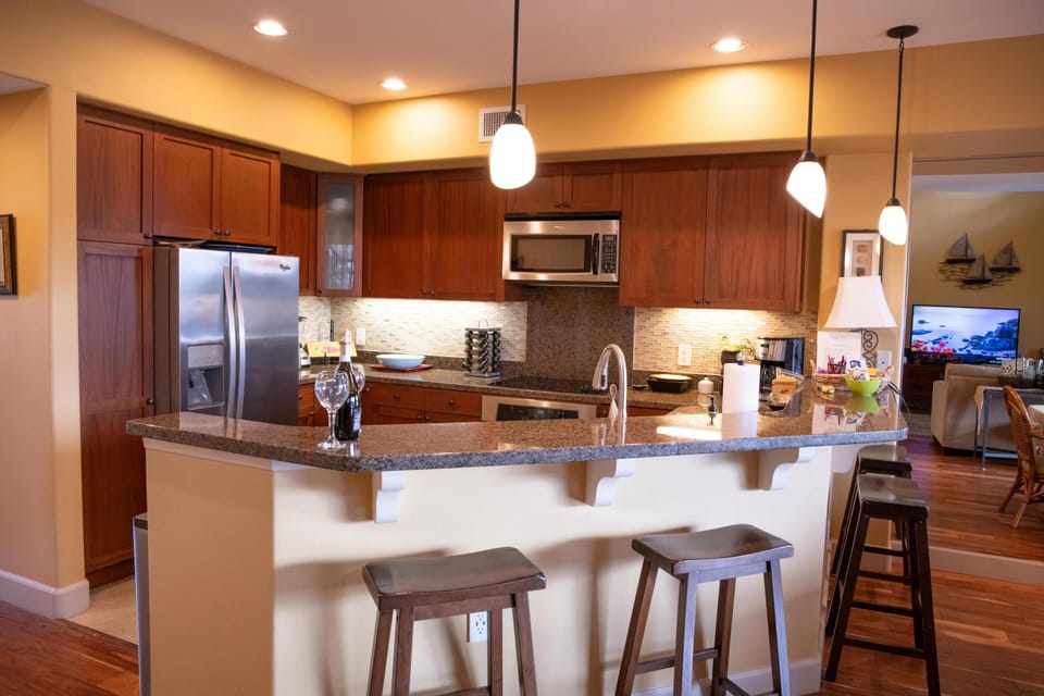 Seating for 4 at the countertop.