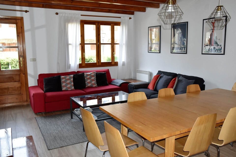 Living Room (2)