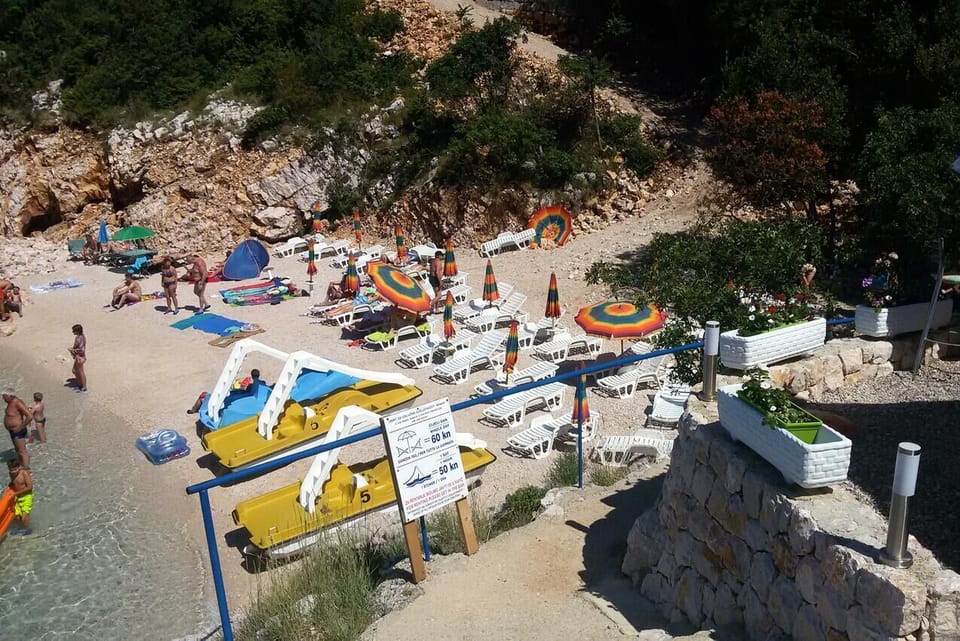 Nearby beaches