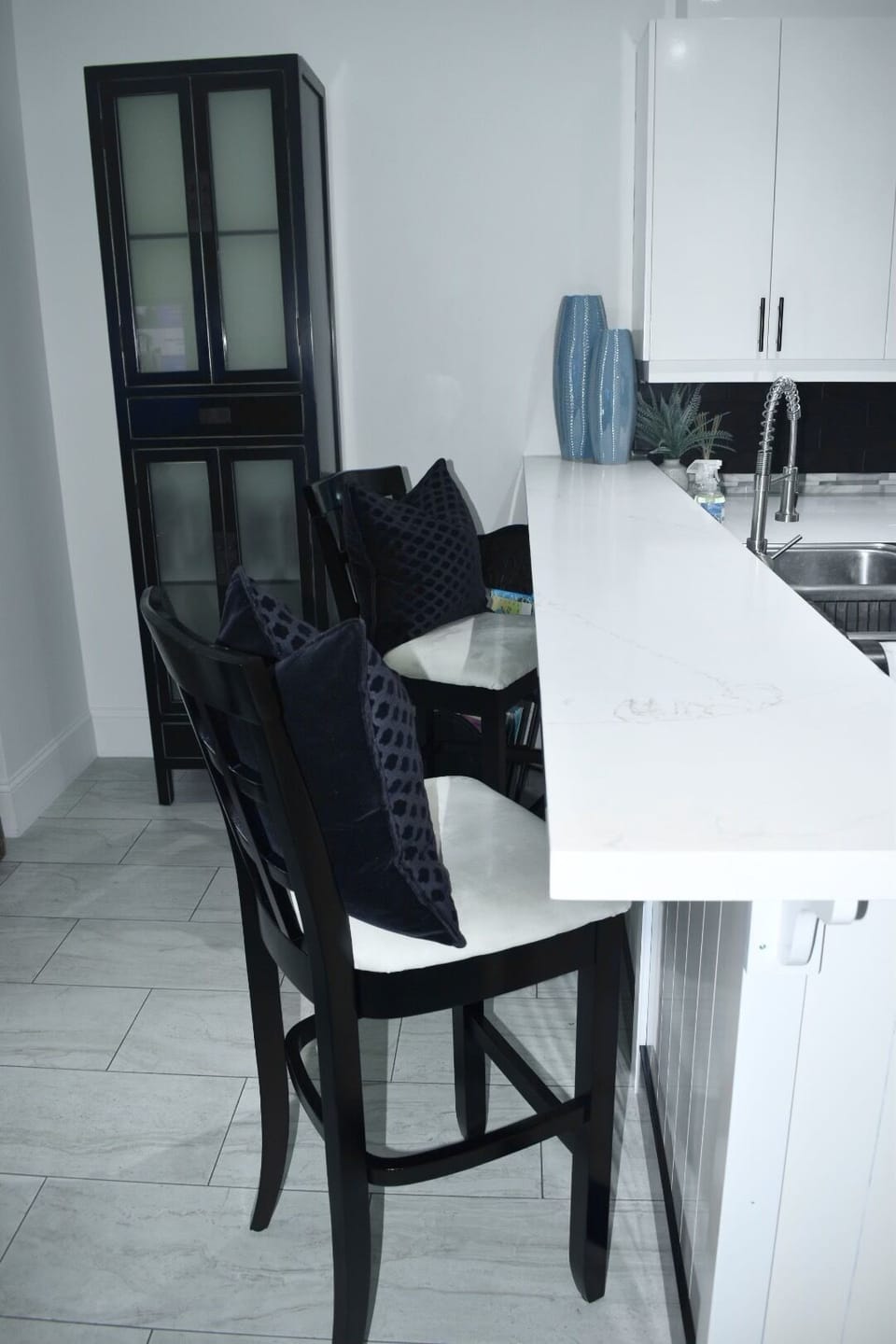 Hardy breakfast bar