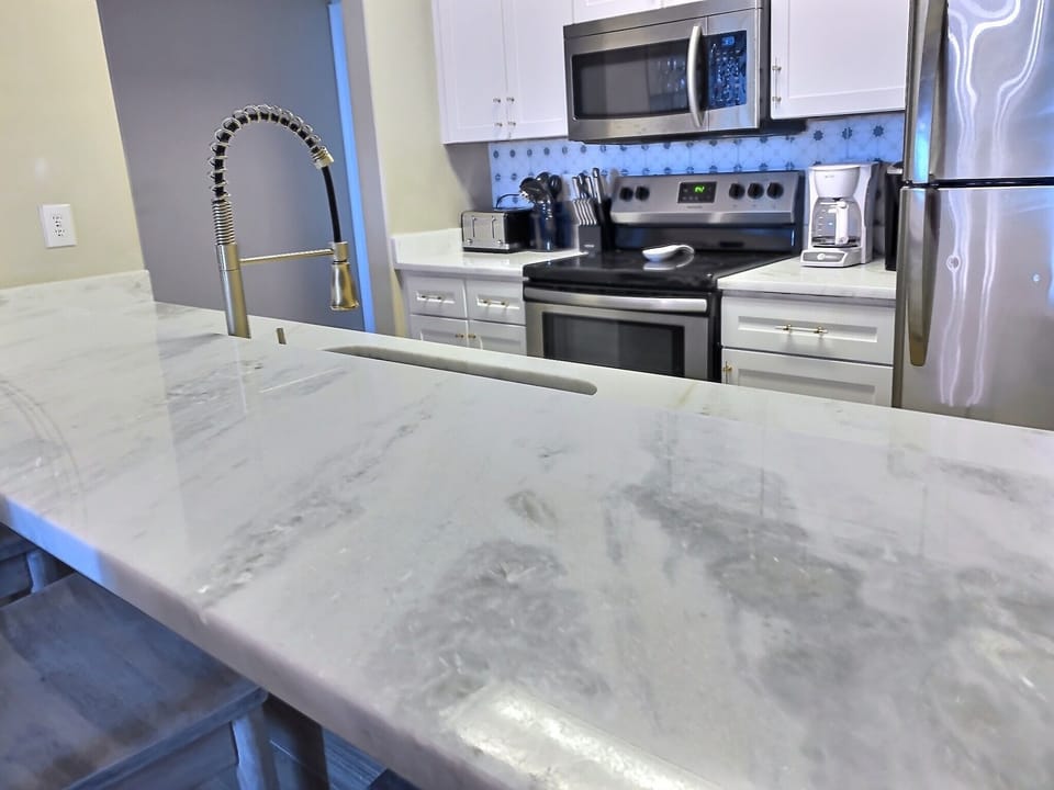 New quartz counters