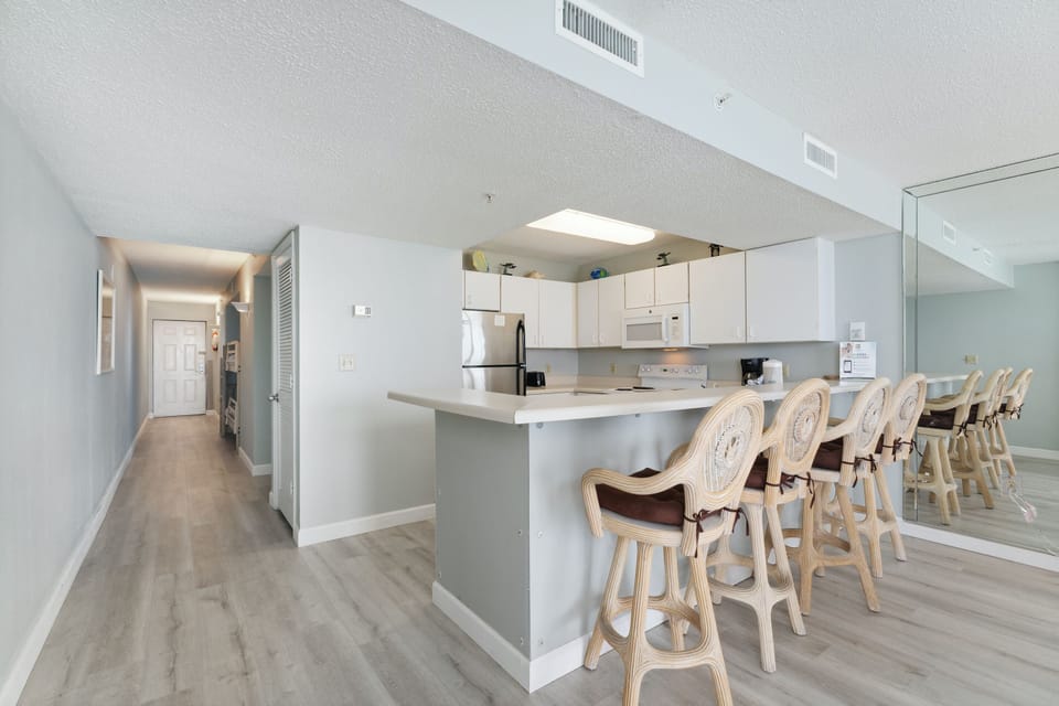 Kitchen with Breakfast Bar