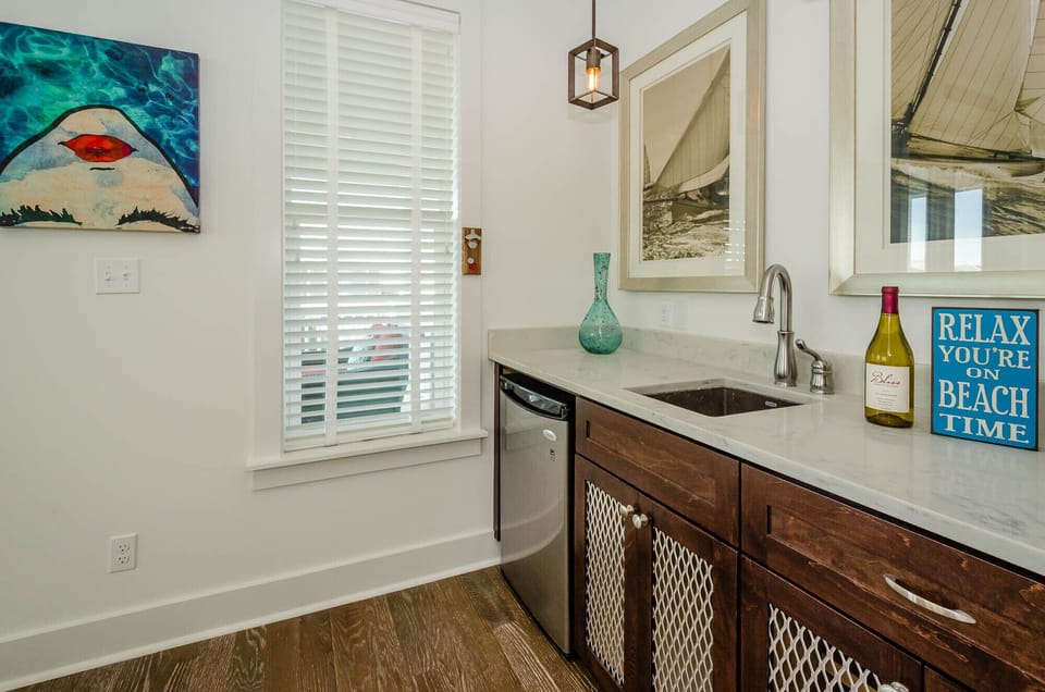 Wet Bar Top Floor