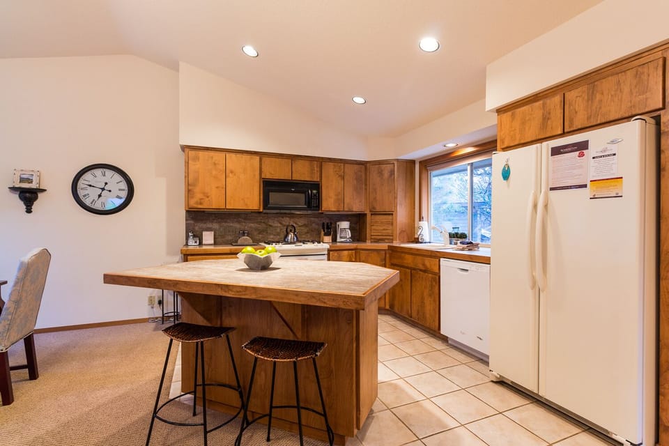 Kitchen - Main Level