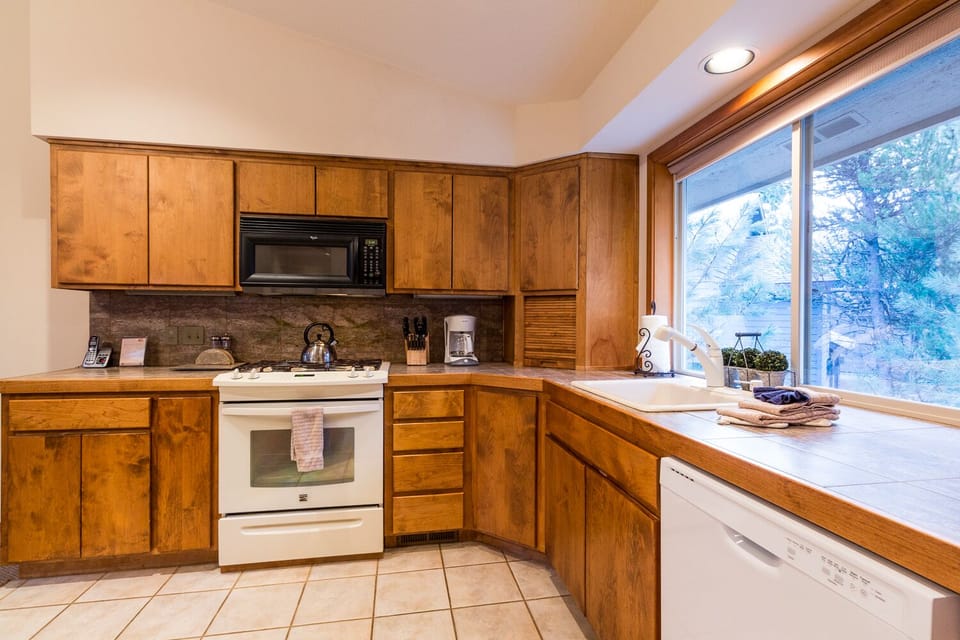 Kitchen - Main Level