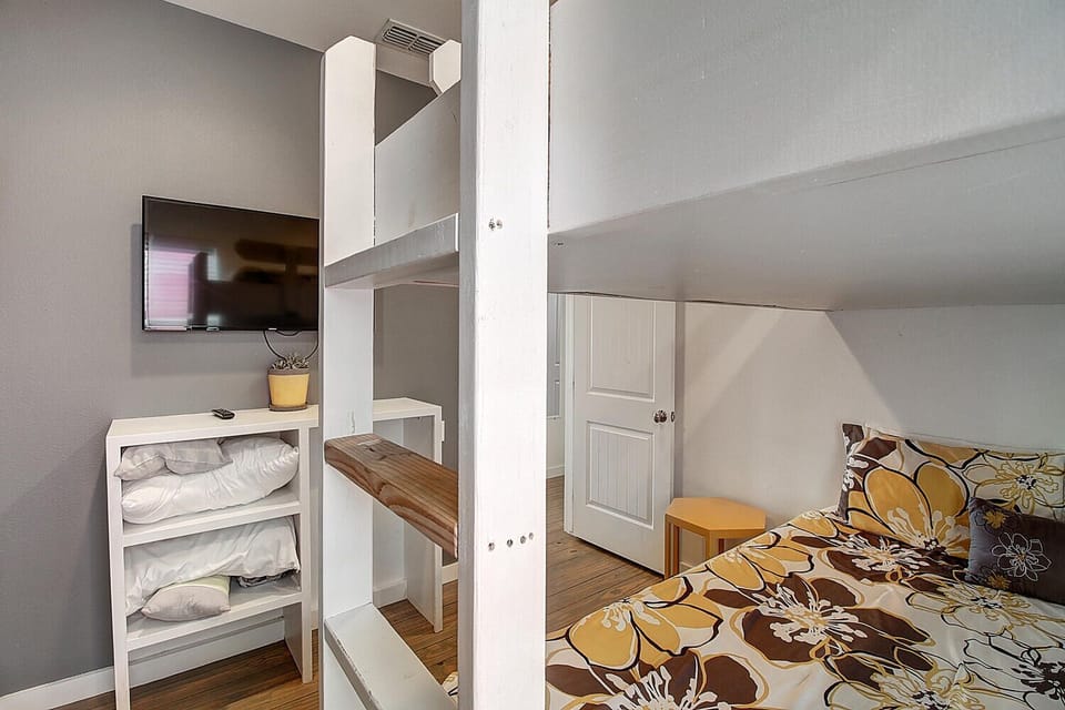 Full over Queen Bunk - Full over Queen Bunk with mounted TV for convenience