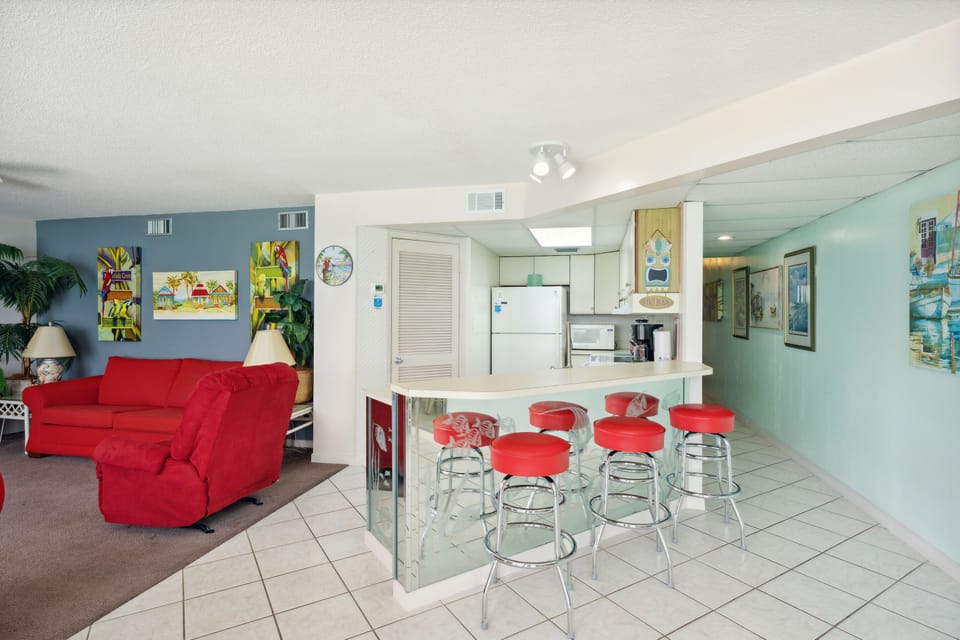 Kitchen with Breakfast Bar