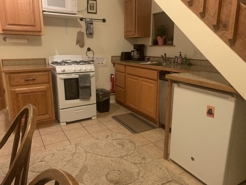 Full kitchen