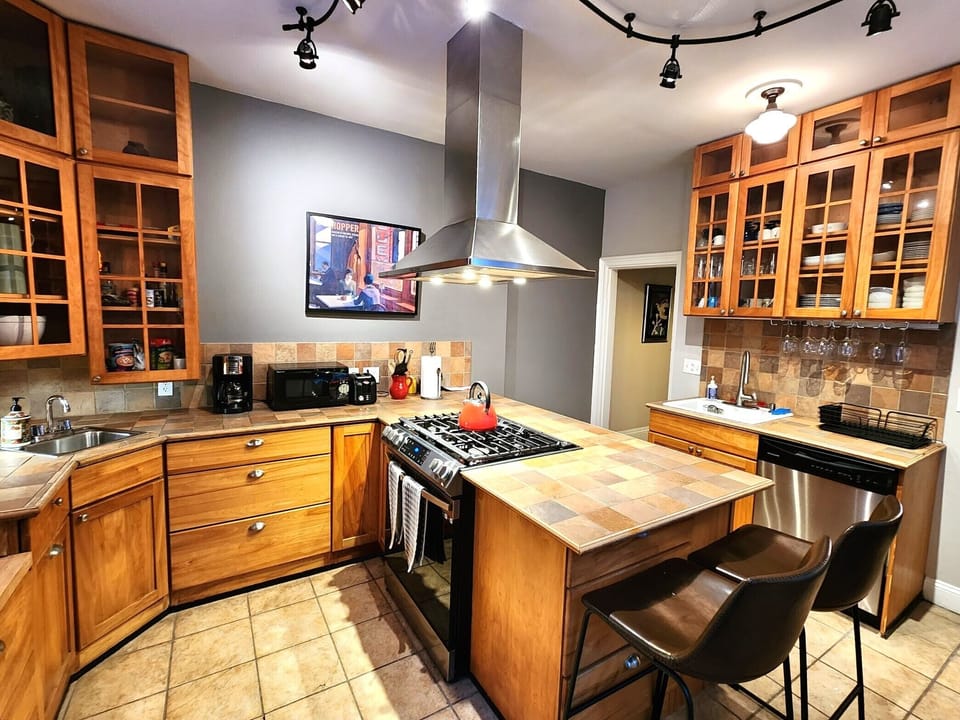 Fully Equipped and applianced Kitchen! 