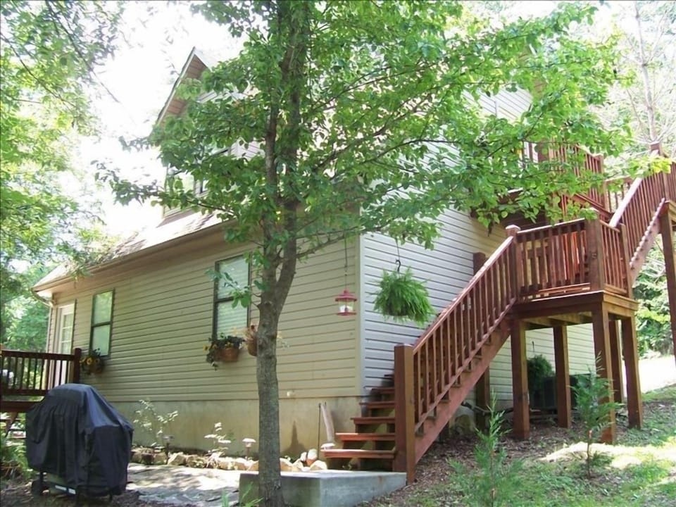 Exterior loft...