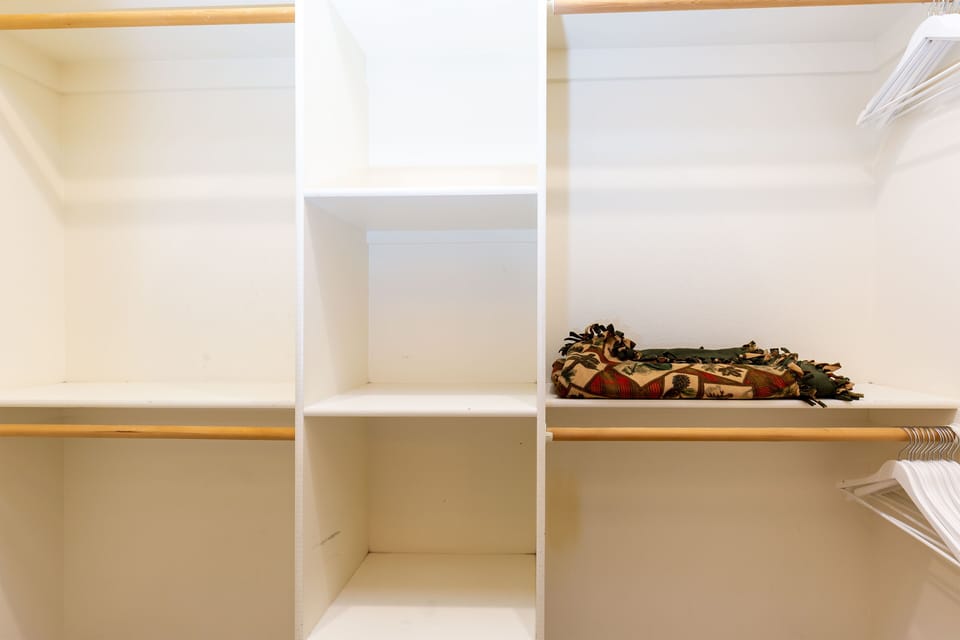 King Ensuite Bathroom w/ Closet - Main Level