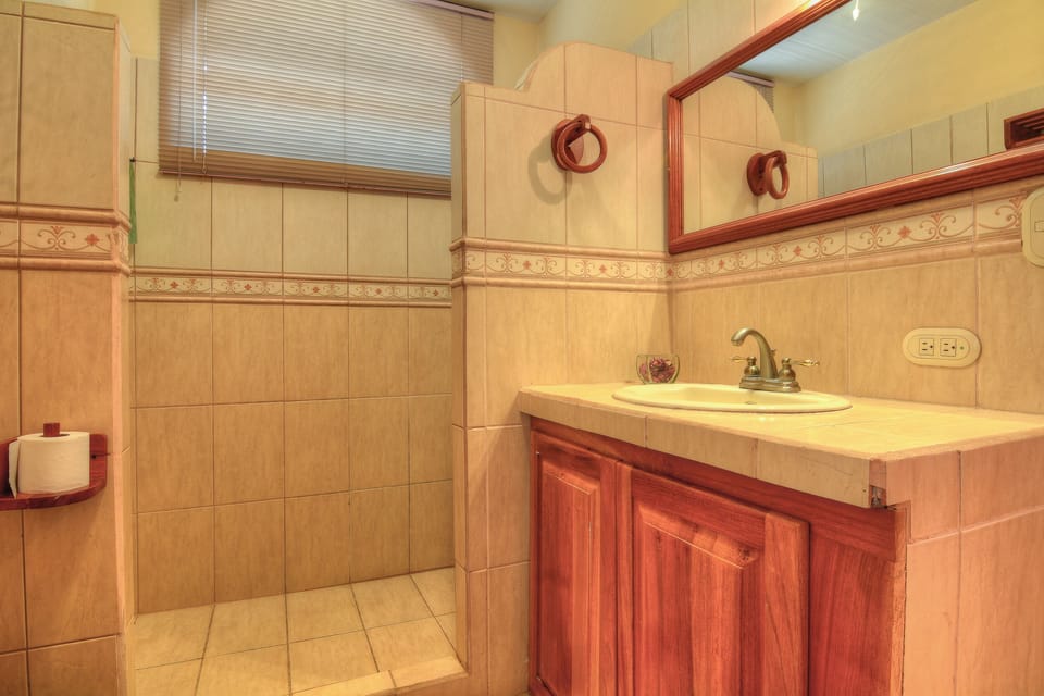 Great showers with hot water