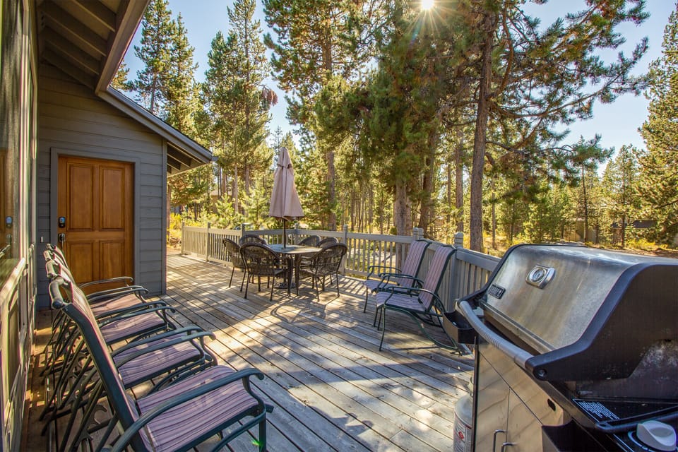 Front Entrance & Deck