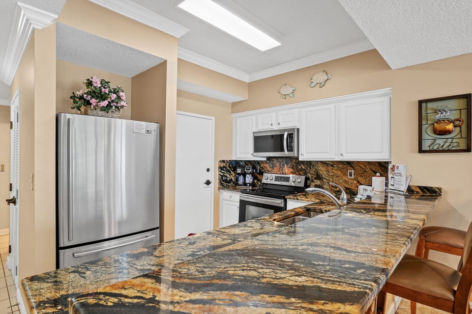 Kitchen with Breakfast Bar