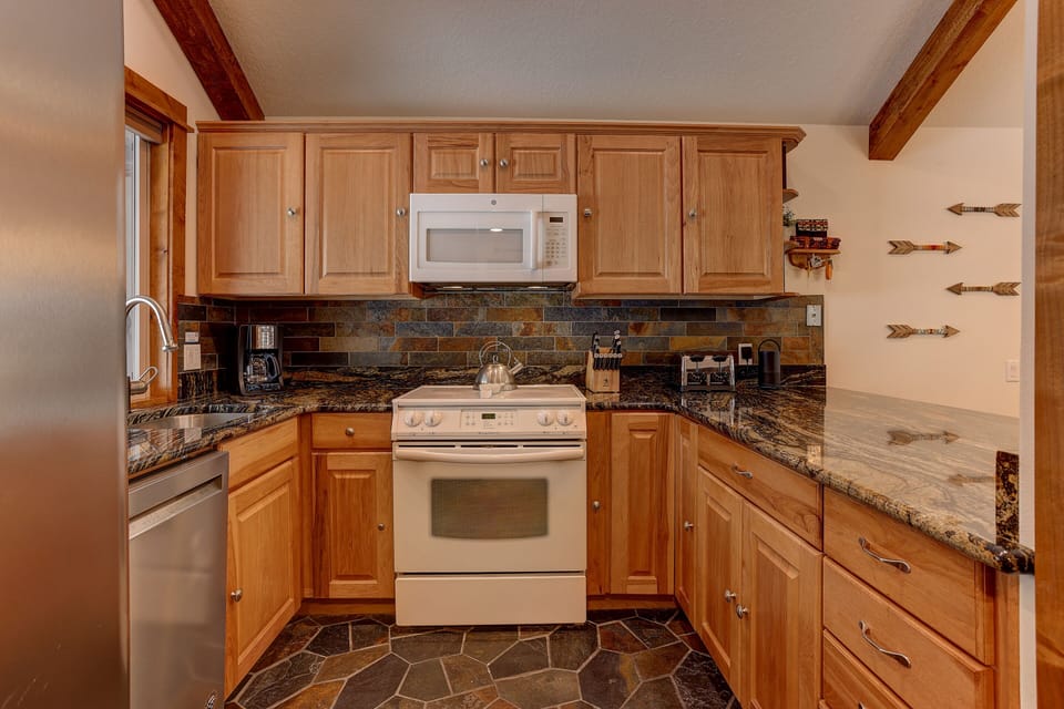 Kitchen - Main Level