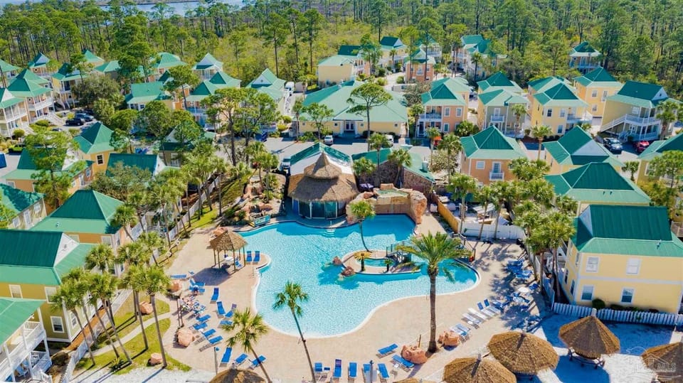 Purple Parrot Resort Tiki Bar and Pool