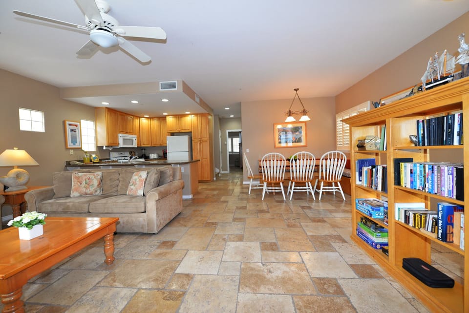 329D - Living Room to Kitchen.jpg