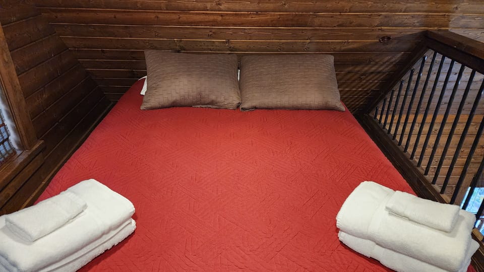 Loft w/ Full Bed