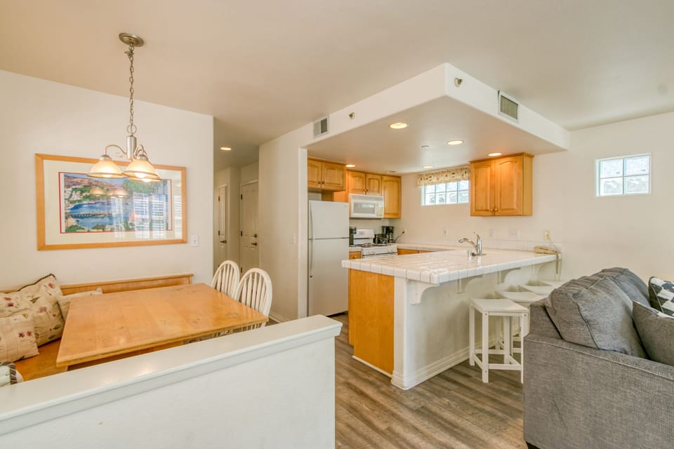 219D - Into Kitchen