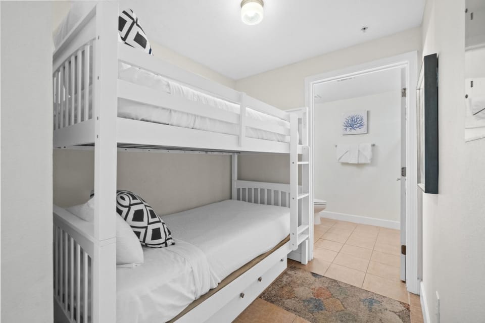 Bunk Alcove