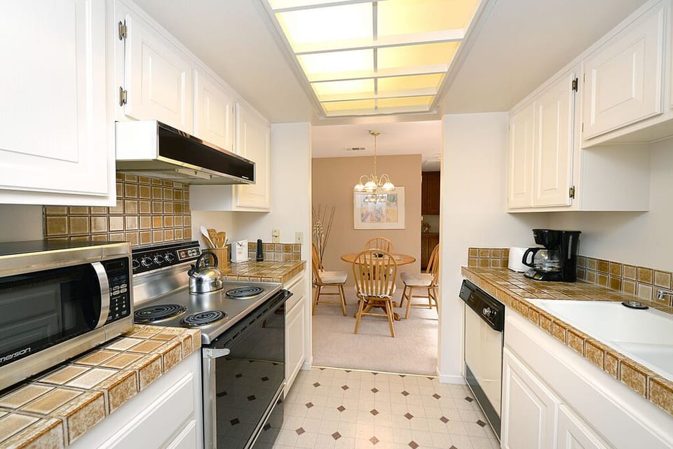 0321-Kitchen-001.jpg