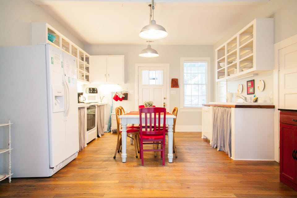 Adorable and bright kitchen!
