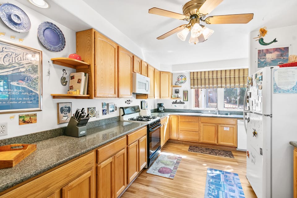 358D - Kitchen Area