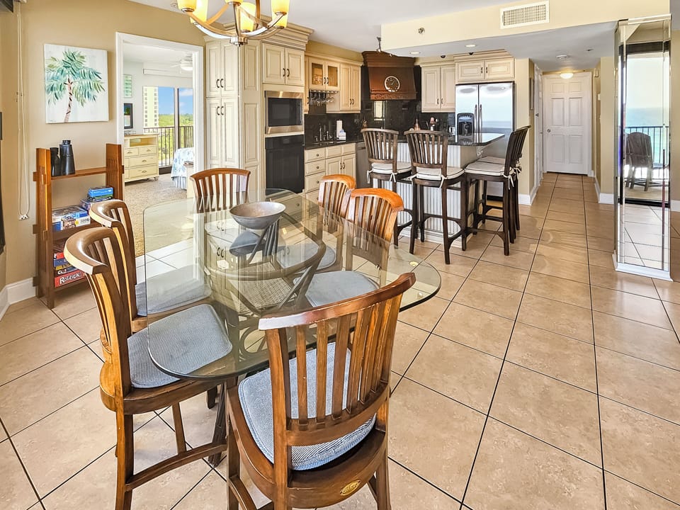 Open spacious dining and kitchen