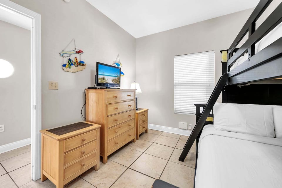 Bunk Room With TV