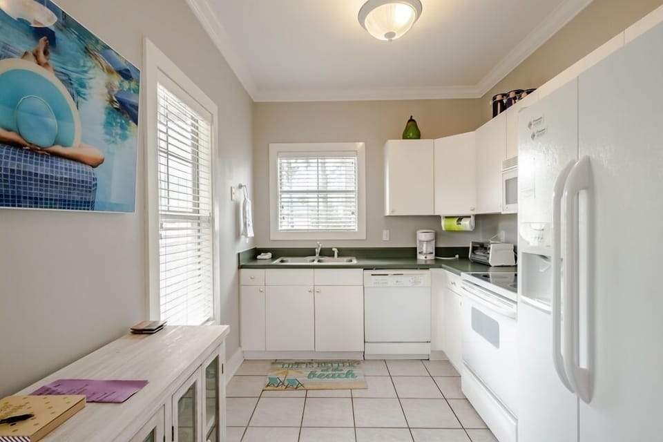 Seascape Unit 18CU at Purple Parrot Resort by PKRM - Purple Parrot 18CU Kitchen