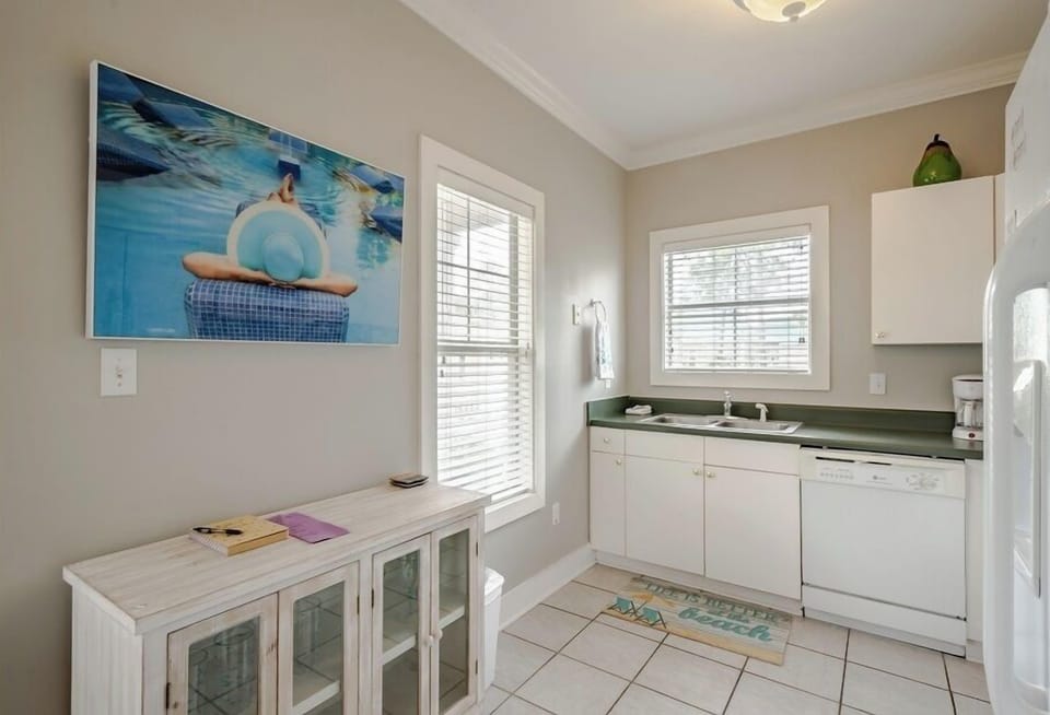 Seascape Unit 18CU at Purple Parrot Resort by PKRM - Purple Parrot 18CU Kitchen