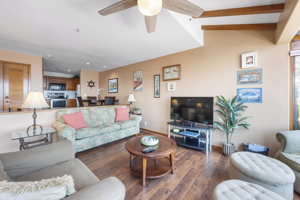H159 - Living Room