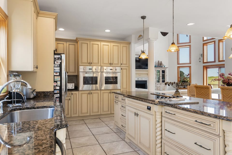 CC139: Il Destino | Mid Level Kitchen