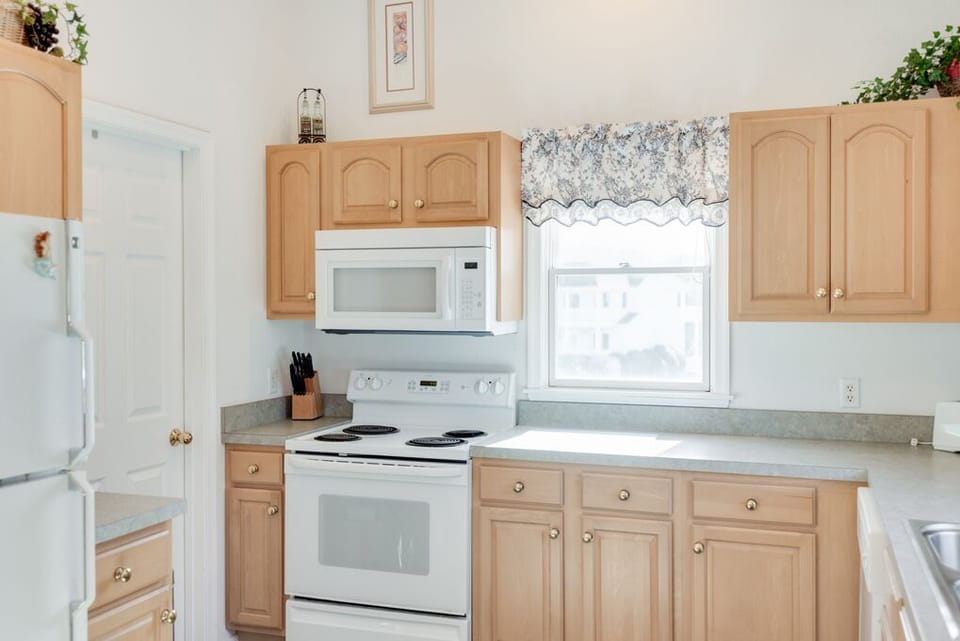 MB11: Sweet Caroline's | Top Level Kitchen