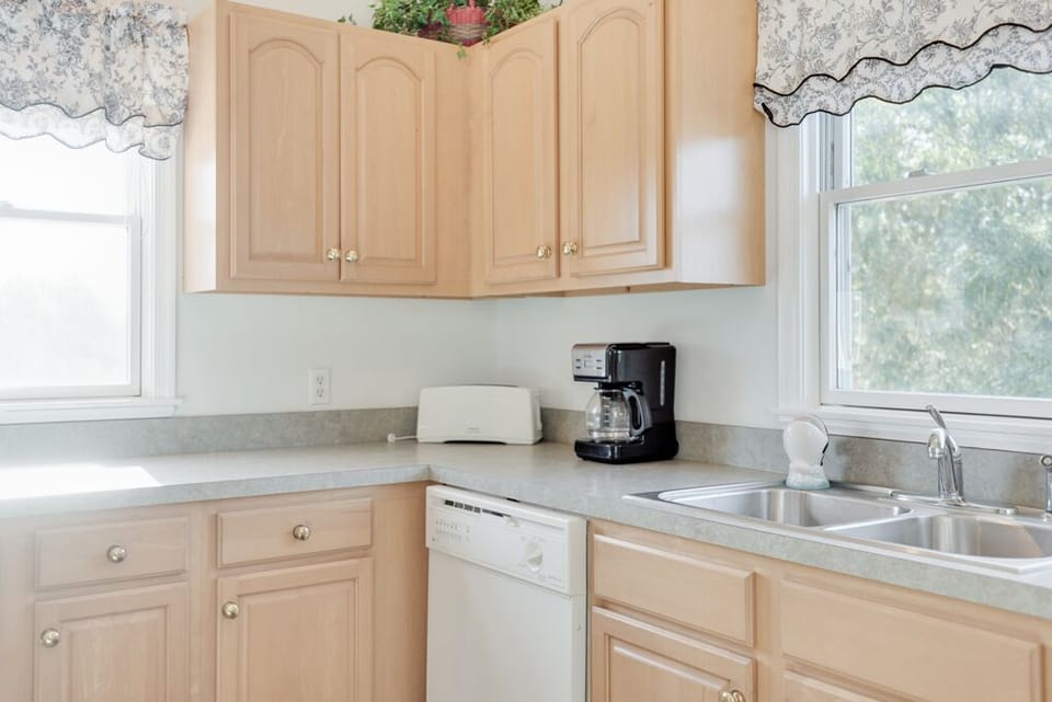 MB11: Sweet Caroline's | Top Level Kitchen